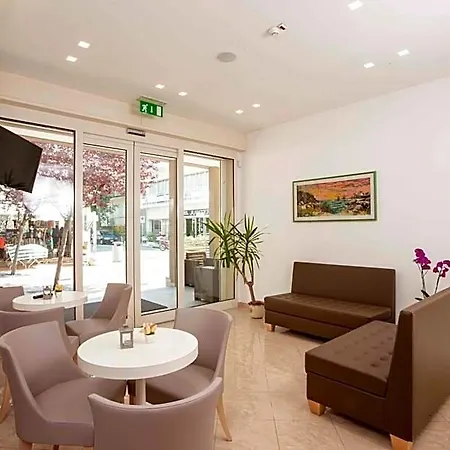 Otel Leonardo 2*